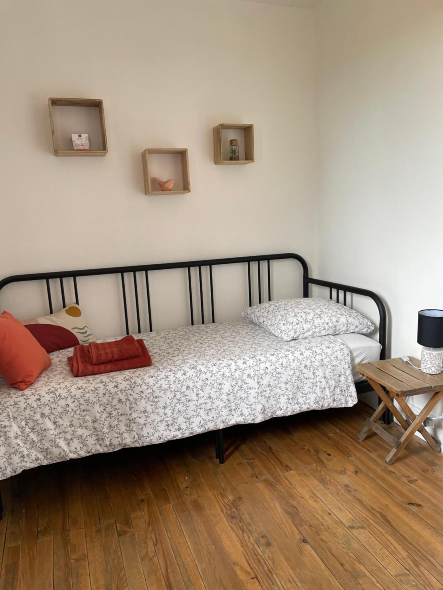 Bien Et Toit Bed & Breakfast Montredon  ภายนอก รูปภาพ